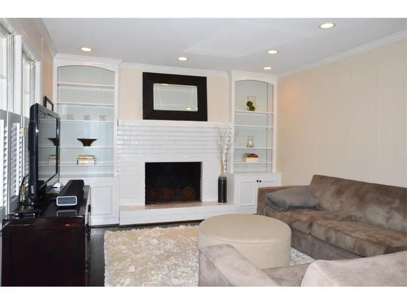 6265 River Shore Parkway, Sandy Springs, Georgia 30328, 4 Bedrooms Bedrooms, ,2 BathroomsBathrooms,Residential,Sold,6265 River Shore Parkway,5881860