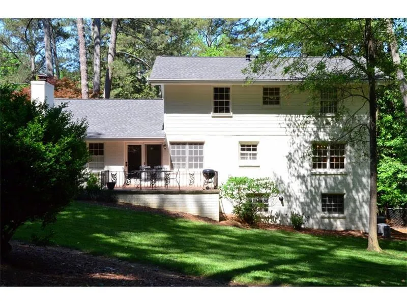 6265 River Shore Parkway, Sandy Springs, Georgia 30328, 4 Bedrooms Bedrooms, ,2 BathroomsBathrooms,Residential,Sold,6265 River Shore Parkway,5881860