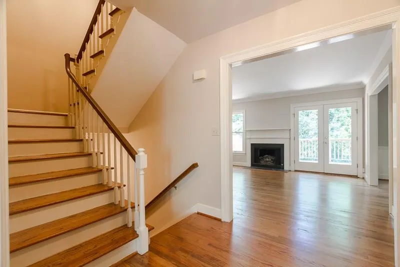 3873 Roswell Road Ne Unit 6, Atlanta, Georgia 30342, 3 Bedrooms Bedrooms, ,2 BathroomsBathrooms,Residential,Sold,3873 Roswell Road Ne Unit 6,5697924