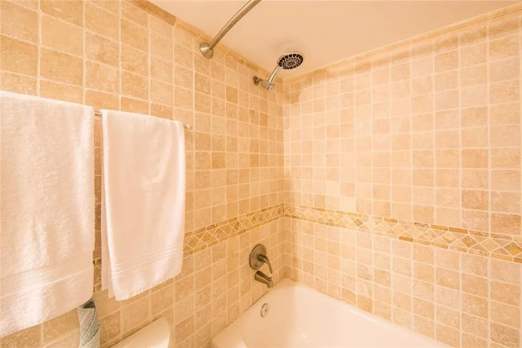 795 Hammond Drive Unit 1901, Atlanta, Georgia 30328, 2 Bedrooms Bedrooms, ,1 BathroomBathrooms,Residential,Sold,795 Hammond Drive Unit 1901,7026462