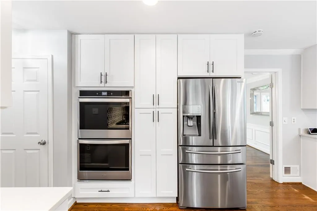 7010 Hunters Knoll, Atlanta, Georgia 30328, 5 Bedrooms Bedrooms, ,4 BathroomsBathrooms,Residential,Sold,7010 Hunters Knoll,7530147