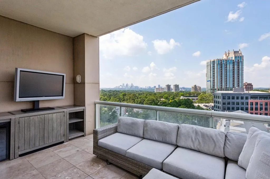 Atlanta, Georgia 30305, 2 Bedrooms Bedrooms, ,2 BathroomsBathrooms,Residential,For Sale,7619061