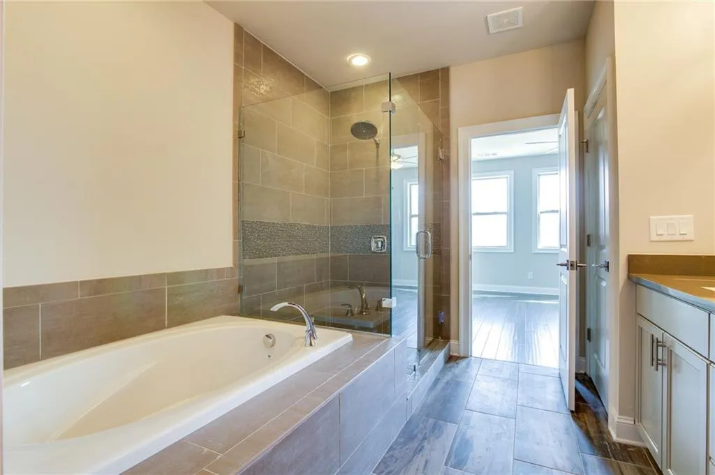 4206 Deming Circle, Atlanta, Georgia 30342, 3 Bedrooms Bedrooms, ,3 BathroomsBathrooms,Residential,Sold,4206 Deming Circle,5714872