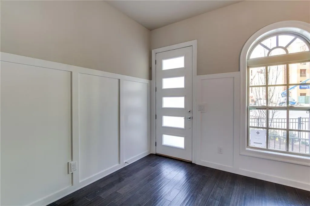 4206 Deming Circle, Atlanta, Georgia 30342, 3 Bedrooms Bedrooms, ,3 BathroomsBathrooms,Residential,Sold,4206 Deming Circle,5714872