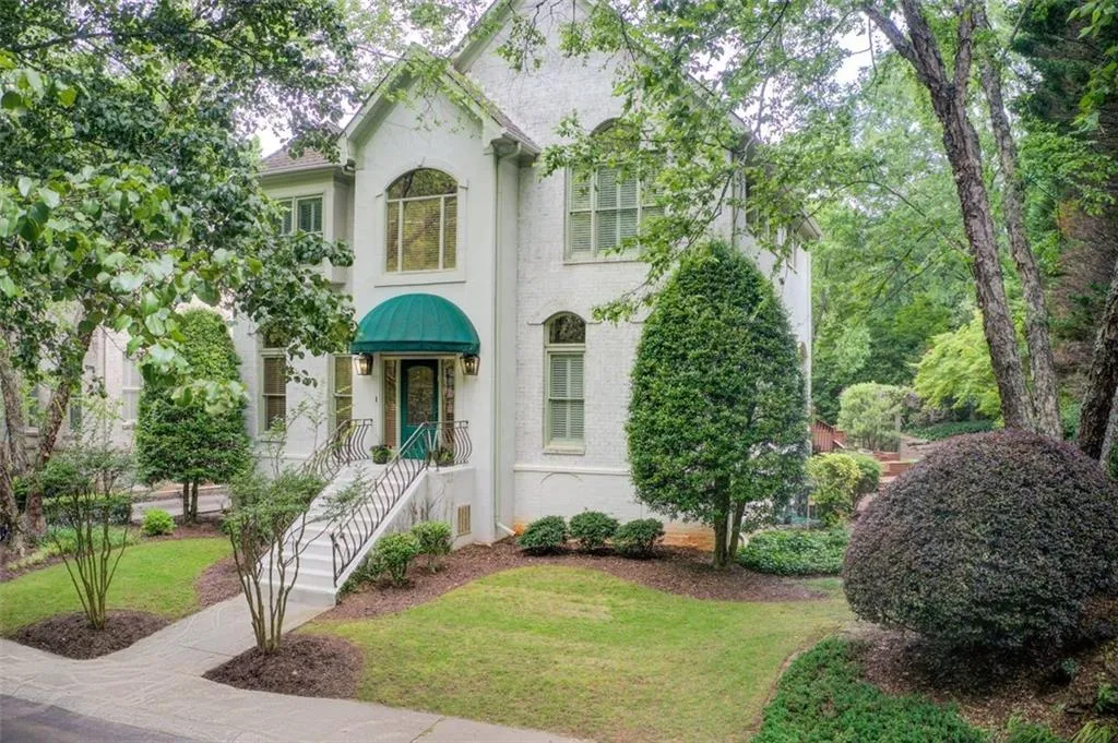 42 Greenland Trace, Atlanta, Georgia 30342, 3 Bedrooms Bedrooms, ,3 BathroomsBathrooms,Residential,Sold,42 Greenland Trace,7583150