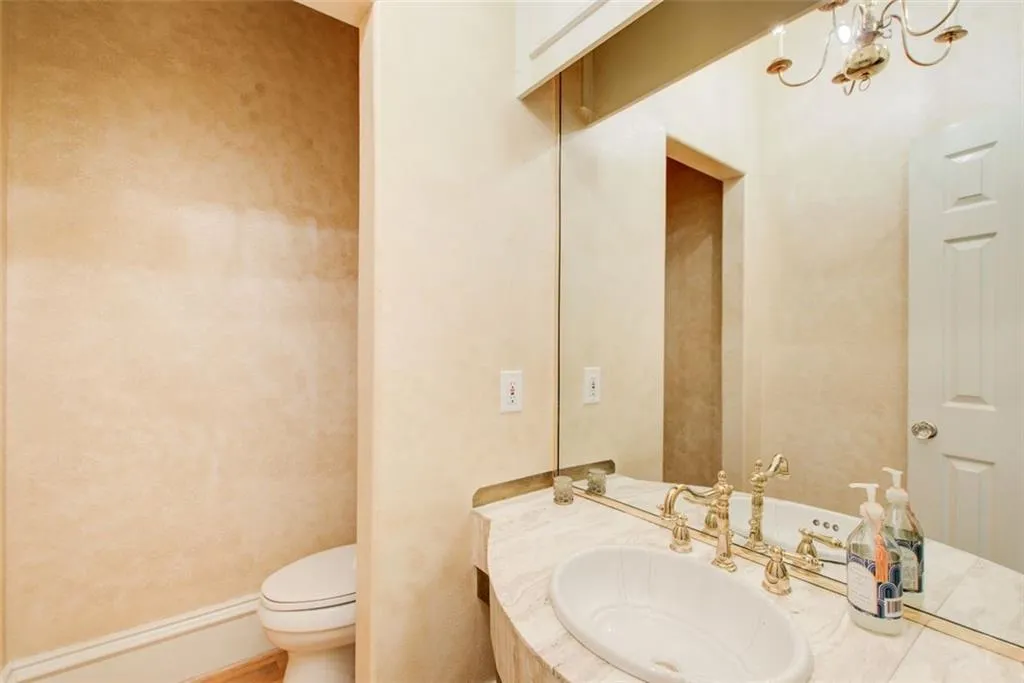 Main level powder room
