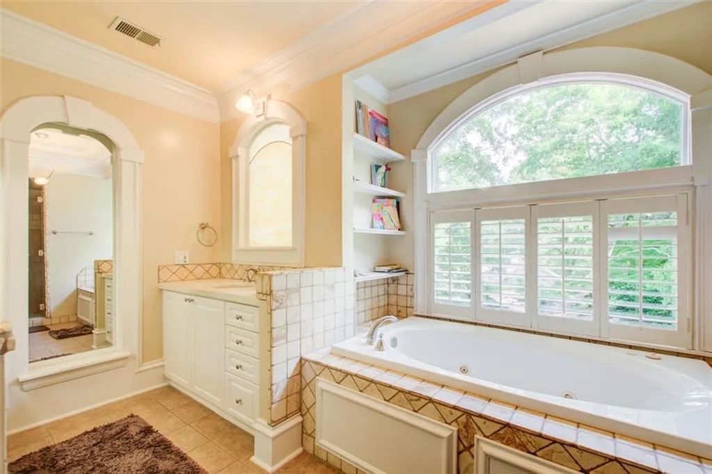 42 Greenland Trace, Atlanta, Georgia 30342, 3 Bedrooms Bedrooms, ,3 BathroomsBathrooms,Residential,Sold,42 Greenland Trace,7583150