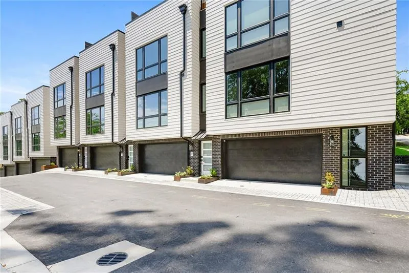 1641 Overlook Way Nw Unit 7, Atlanta, Georgia 30318, 3 Bedrooms Bedrooms, ,2 BathroomsBathrooms,Residential,For Sale,1641 Overlook Way Nw Unit 7,7606867