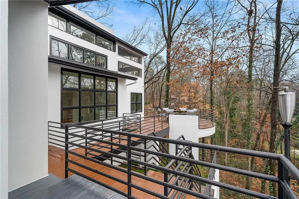 5280 N Powers Ferry Road, Atlanta, Georgia 30327, 4 Bedrooms Bedrooms, ,4 BathroomsBathrooms,Residential,Sold,5280 N Powers Ferry Road,6991280