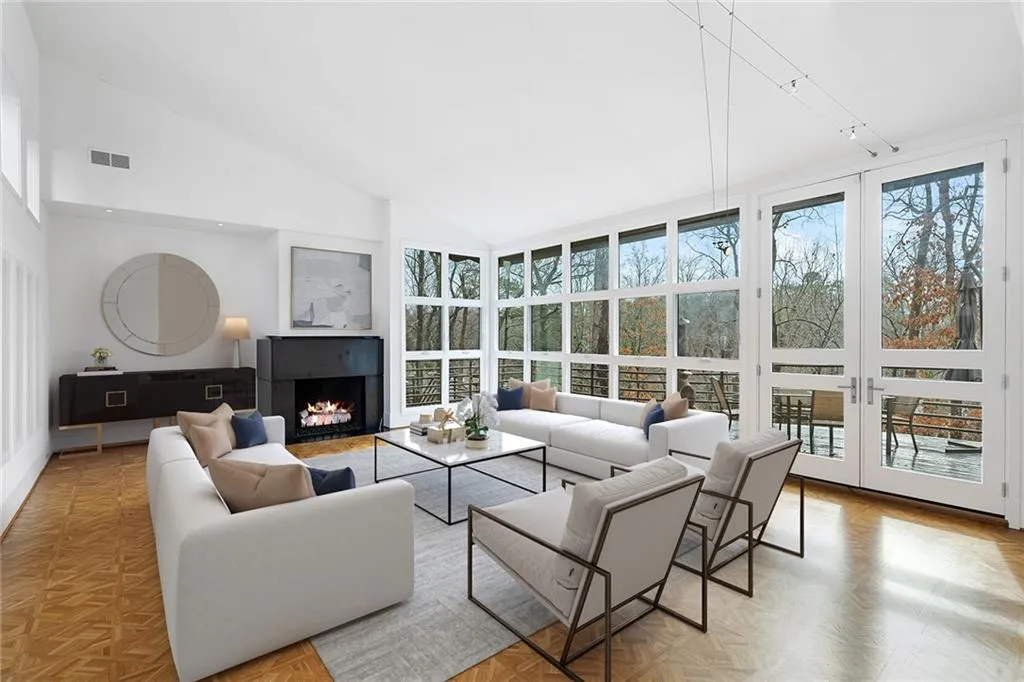 5280 N Powers Ferry Road, Atlanta, Georgia 30327, 4 Bedrooms Bedrooms, ,4 BathroomsBathrooms,Residential,Sold,5280 N Powers Ferry Road,6991280