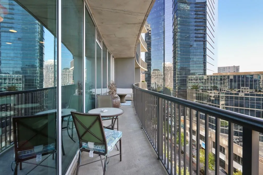 1080 Peachtree Street Unit 1009, Atlanta, Georgia 30309, 2 Bedrooms Bedrooms, ,2 BathroomsBathrooms,Residential,Sold,1080 Peachtree Street Unit 1009,6535544
