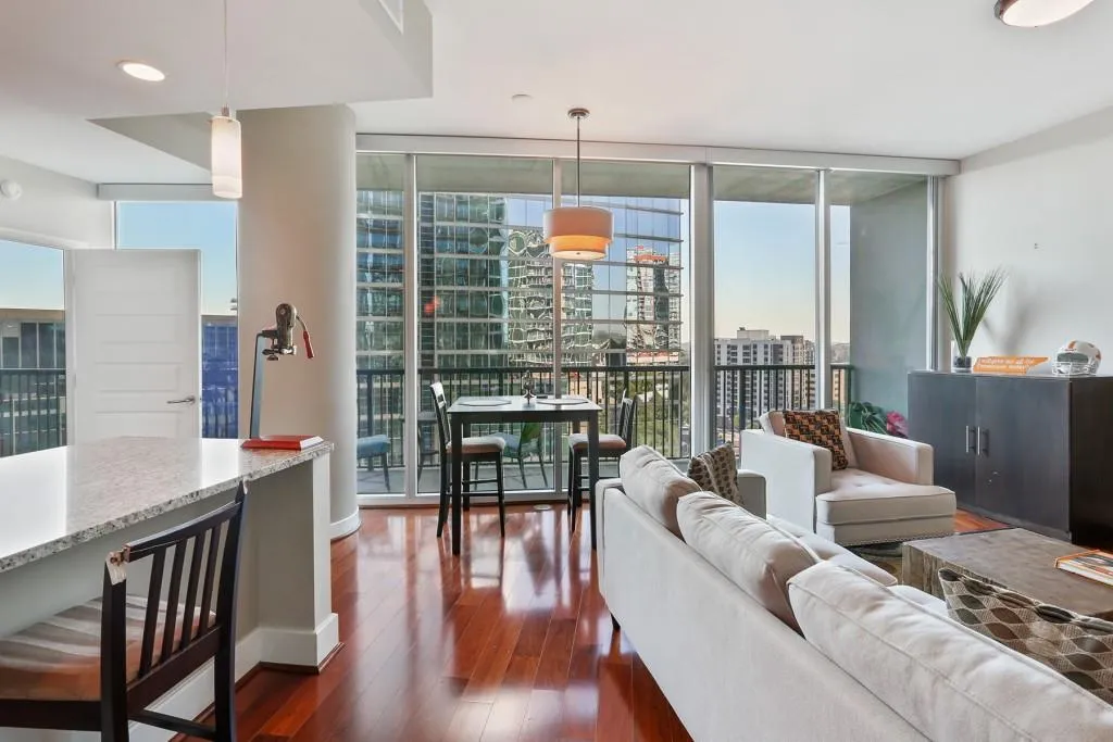 1080 Peachtree Street Unit 1009, Atlanta, Georgia 30309, 2 Bedrooms Bedrooms, ,2 BathroomsBathrooms,Residential,Sold,1080 Peachtree Street Unit 1009,6535544