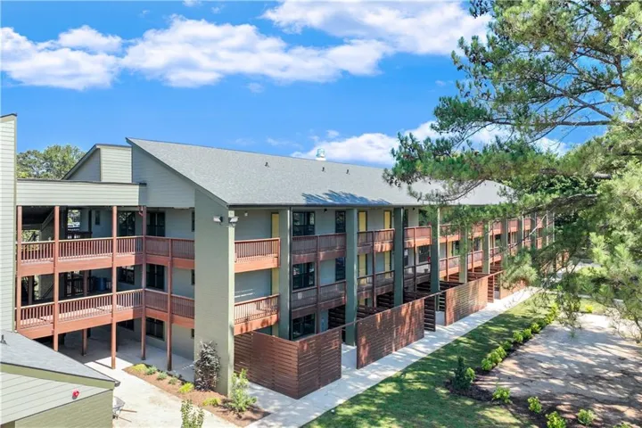 710 Jesse Jewell Parkways Se Unit 105, Gainesville, Georgia 30501