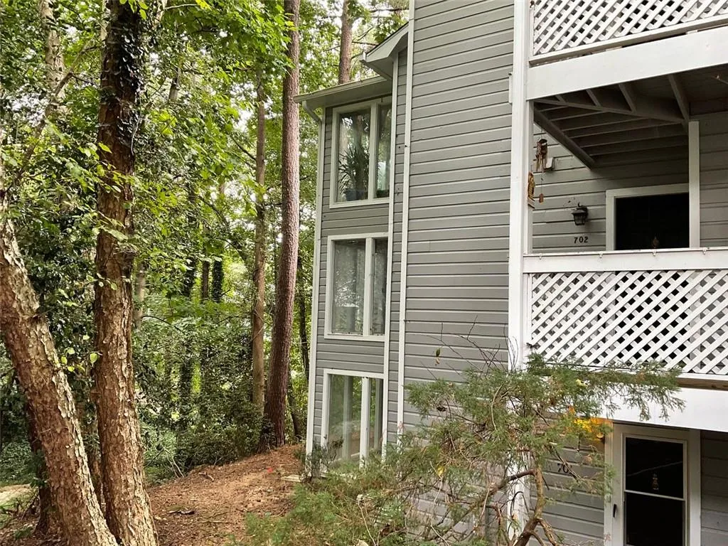 702 Vicksburg Place, Sandy Springs, Georgia 30350, 3 Bedrooms Bedrooms, ,2 BathroomsBathrooms,Residential,Sold,702 Vicksburg Place,6925528