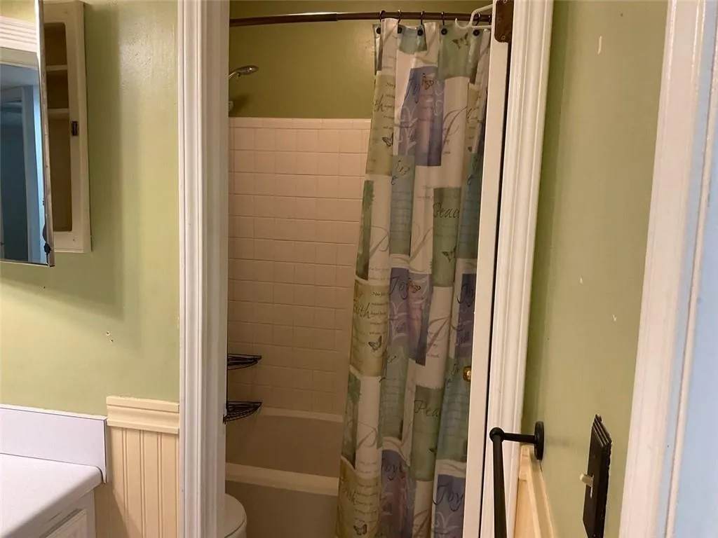 702 Vicksburg Place, Sandy Springs, Georgia 30350, 3 Bedrooms Bedrooms, ,2 BathroomsBathrooms,Residential,Sold,702 Vicksburg Place,6925528