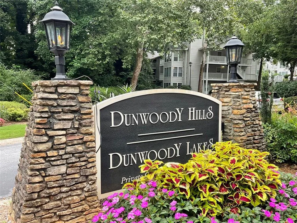 702 Vicksburg Place, Sandy Springs, Georgia 30350, 3 Bedrooms Bedrooms, ,2 BathroomsBathrooms,Residential,Sold,702 Vicksburg Place,6925528