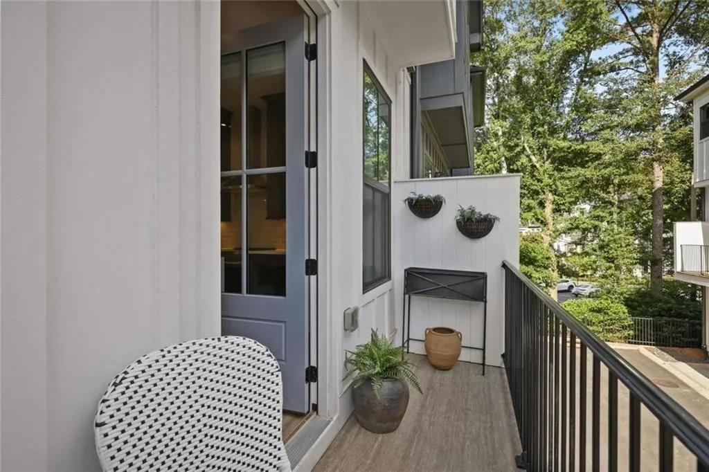 121 Chestnut Circle Ne, Atlanta, Georgia 30342, 2 Bedrooms Bedrooms, ,2 BathroomsBathrooms,Residential,For Sale,121 Chestnut Circle Ne,7663696