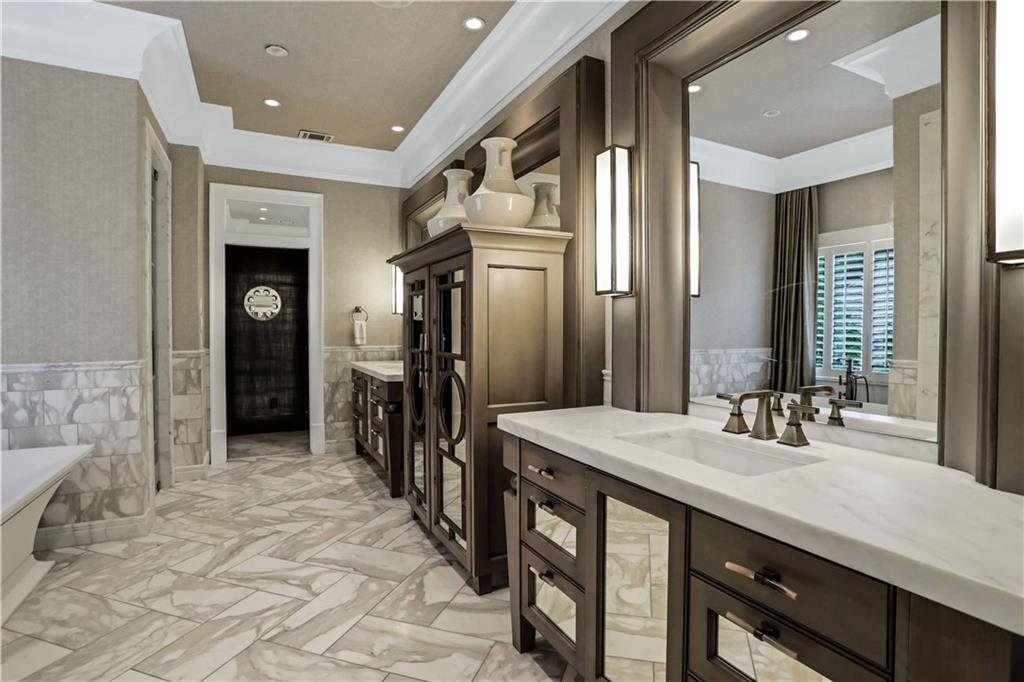 550 Trimble Lake Court, Sandy Springs, Georgia 30342, 5 Bedrooms Bedrooms, ,5 BathroomsBathrooms,Residential,Sold,550 Trimble Lake Court,7289500