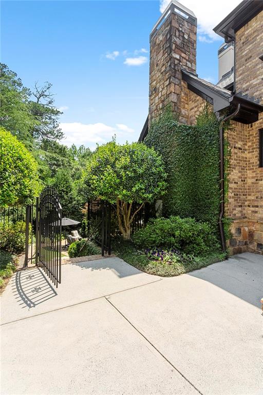 550 Trimble Lake Court, Sandy Springs, Georgia 30342, 5 Bedrooms Bedrooms, ,5 BathroomsBathrooms,Residential,Sold,550 Trimble Lake Court,7289500