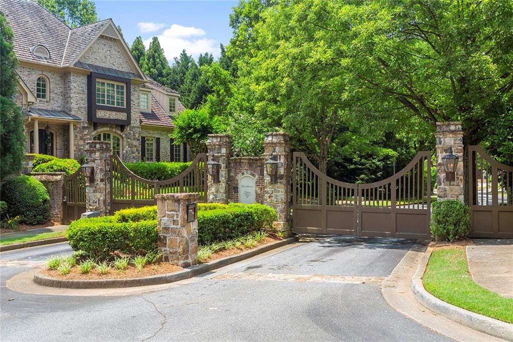 550 Trimble Lake Court, Sandy Springs, Georgia 30342, 5 Bedrooms Bedrooms, ,5 BathroomsBathrooms,Residential,Sold,550 Trimble Lake Court,7289500