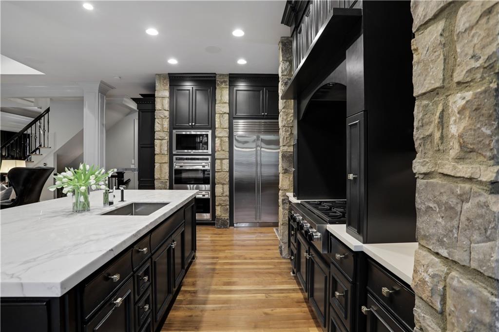 550 Trimble Lake Court, Sandy Springs, Georgia 30342, 5 Bedrooms Bedrooms, ,5 BathroomsBathrooms,Residential,Sold,550 Trimble Lake Court,7289500