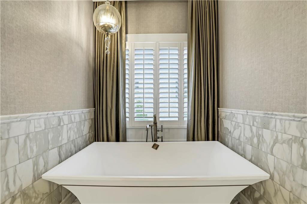 550 Trimble Lake Court, Sandy Springs, Georgia 30342, 5 Bedrooms Bedrooms, ,5 BathroomsBathrooms,Residential,Sold,550 Trimble Lake Court,7289500