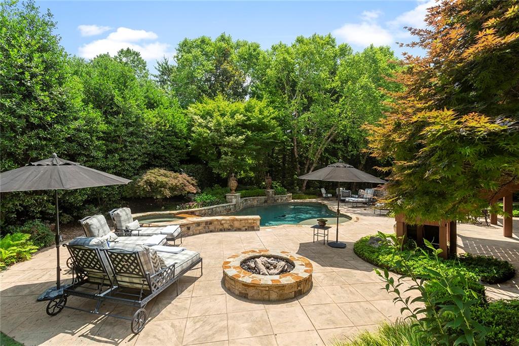 550 Trimble Lake Court, Sandy Springs, Georgia 30342, 5 Bedrooms Bedrooms, ,5 BathroomsBathrooms,Residential,Sold,550 Trimble Lake Court,7289500
