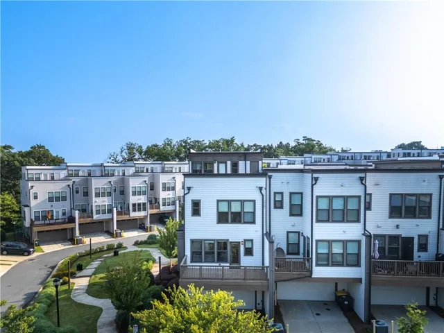 2076 Holtz Lane, Atlanta, Georgia 30318