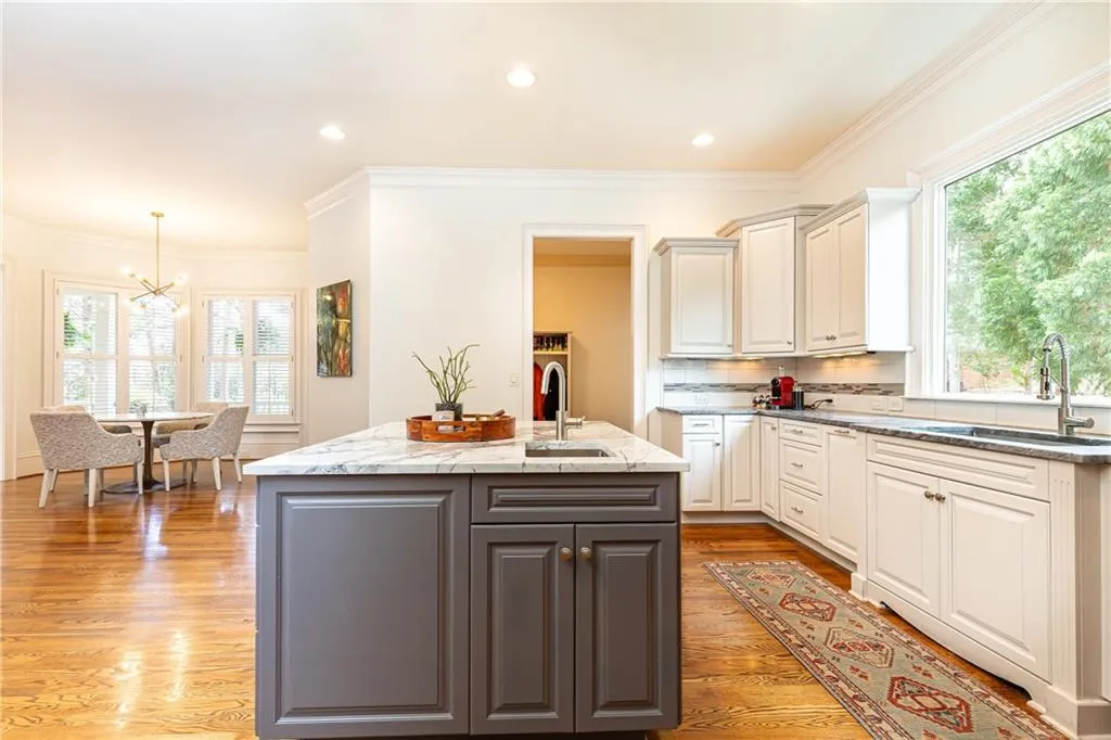 570 Glengate Cove, Atlanta, Georgia 30328, 5 Bedrooms Bedrooms, ,5 BathroomsBathrooms,Residential,Sold,570 Glengate Cove,7545180