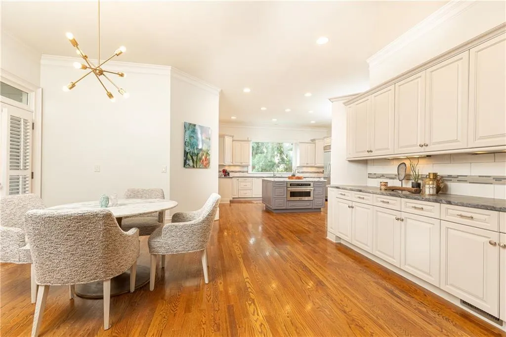 570 Glengate Cove, Atlanta, Georgia 30328, 5 Bedrooms Bedrooms, ,5 BathroomsBathrooms,Residential,Sold,570 Glengate Cove,7545180