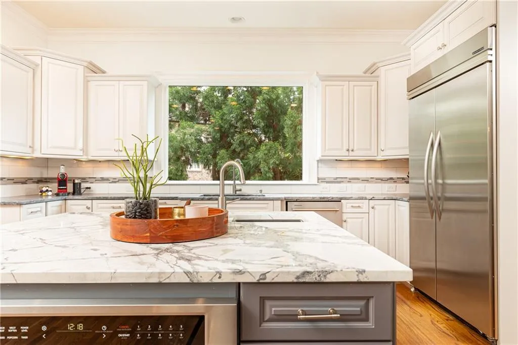 570 Glengate Cove, Atlanta, Georgia 30328, 5 Bedrooms Bedrooms, ,5 BathroomsBathrooms,Residential,Sold,570 Glengate Cove,7545180