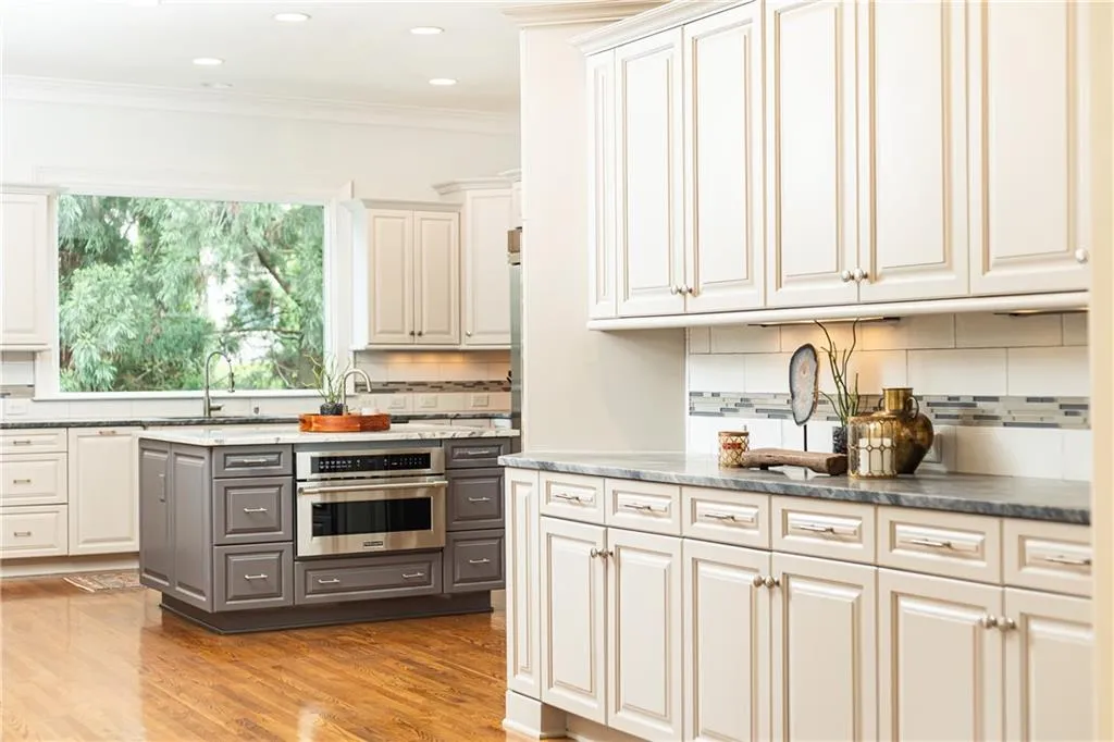 570 Glengate Cove, Atlanta, Georgia 30328, 5 Bedrooms Bedrooms, ,5 BathroomsBathrooms,Residential,Sold,570 Glengate Cove,7545180