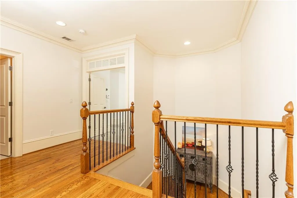 570 Glengate Cove, Atlanta, Georgia 30328, 5 Bedrooms Bedrooms, ,5 BathroomsBathrooms,Residential,Sold,570 Glengate Cove,7545180