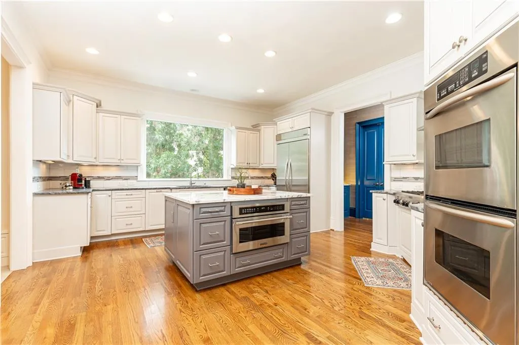 570 Glengate Cove, Atlanta, Georgia 30328, 5 Bedrooms Bedrooms, ,5 BathroomsBathrooms,Residential,Sold,570 Glengate Cove,7545180