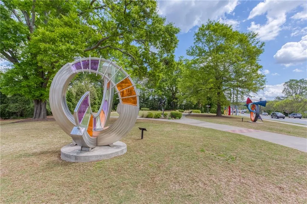 240 W Spalding Drive, Sandy Springs, Georgia 30328, 3 Bedrooms Bedrooms, ,2 BathroomsBathrooms,Residential,Sold,240 W Spalding Drive,7550441