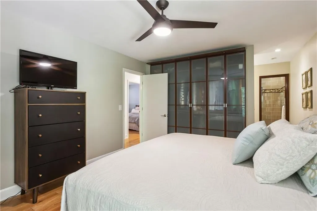 240 W Spalding Drive, Sandy Springs, Georgia 30328, 3 Bedrooms Bedrooms, ,2 BathroomsBathrooms,Residential,Sold,240 W Spalding Drive,7550441