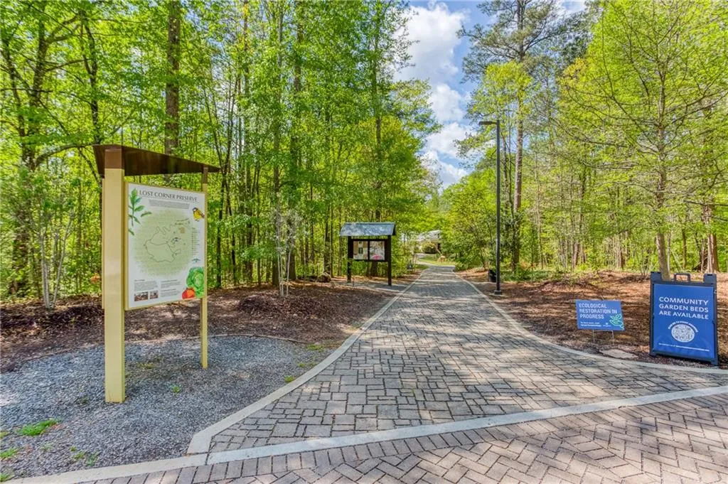 240 W Spalding Drive, Sandy Springs, Georgia 30328, 3 Bedrooms Bedrooms, ,2 BathroomsBathrooms,Residential,Sold,240 W Spalding Drive,7550441