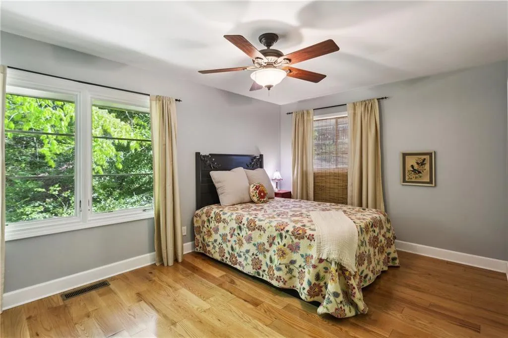 240 W Spalding Drive, Sandy Springs, Georgia 30328, 3 Bedrooms Bedrooms, ,2 BathroomsBathrooms,Residential,Sold,240 W Spalding Drive,7550441