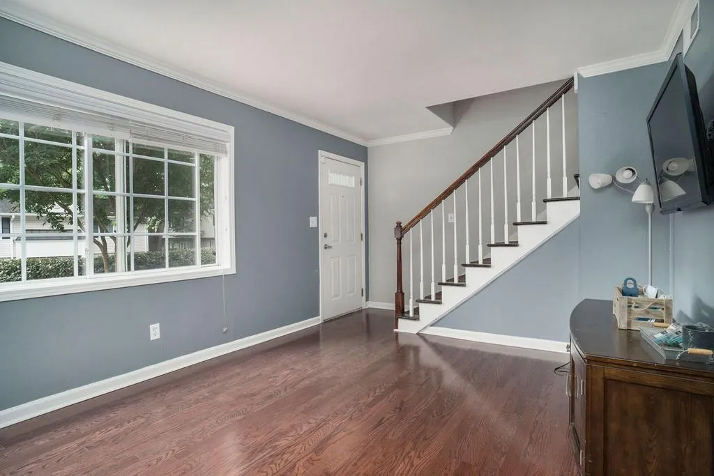 6940 Roswell Road Unit 15d, Atlanta, Georgia 30328, 2 Bedrooms Bedrooms, ,1 BathroomBathrooms,Residential,Sold,6940 Roswell Road Unit 15d,6739387