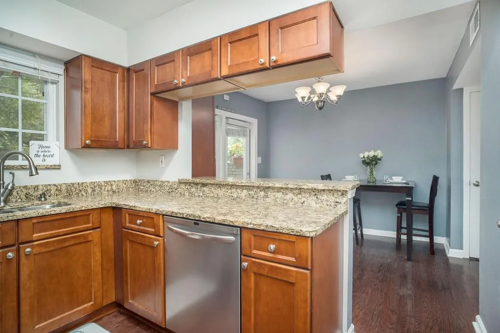 6940 Roswell Road Unit 15d, Atlanta, Georgia 30328, 2 Bedrooms Bedrooms, ,1 BathroomBathrooms,Residential,Sold,6940 Roswell Road Unit 15d,6739387