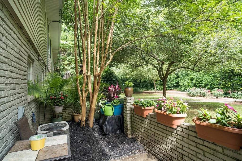 6940 Roswell Road Unit 15d, Atlanta, Georgia 30328, 2 Bedrooms Bedrooms, ,1 BathroomBathrooms,Residential,Sold,6940 Roswell Road Unit 15d,6739387