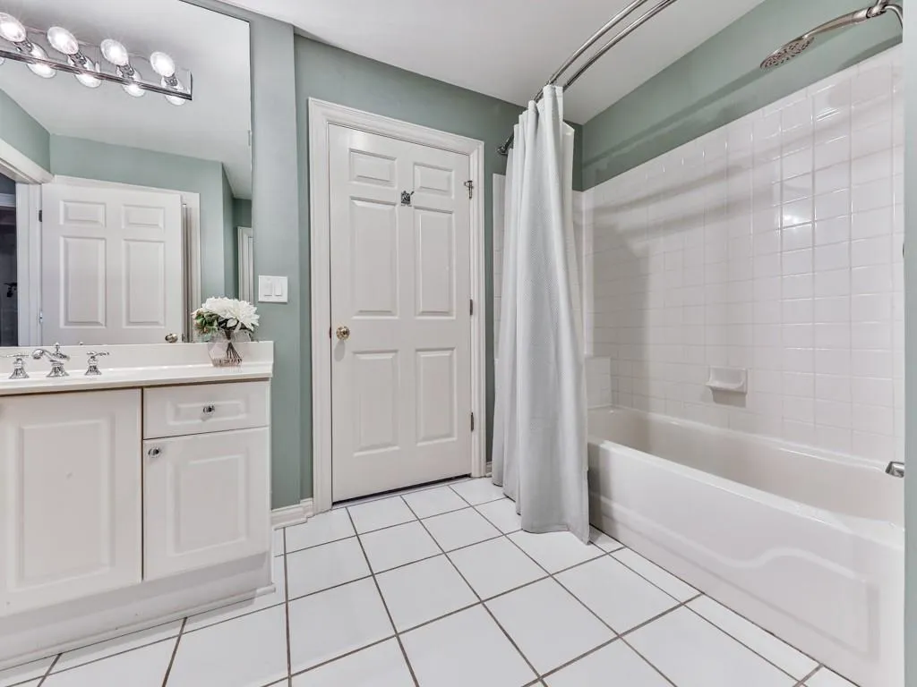 211 Colonial Homes Drive Nw Unit 2501, Atlanta, Georgia 30309, 2 Bedrooms Bedrooms, ,2 BathroomsBathrooms,Residential,For Sale,211 Colonial Homes Drive Nw Unit 2501,7649419