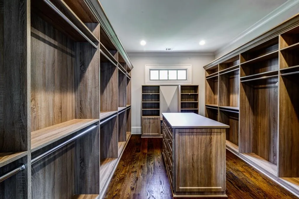 4922 Powers Ferry Road, Atlanta, Georgia 30327, 5 Bedrooms Bedrooms, ,5 BathroomsBathrooms,Residential,Sold,4922 Powers Ferry Road,5840211