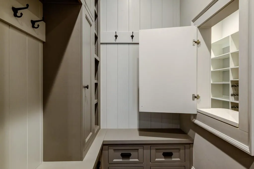 4922 Powers Ferry Road, Atlanta, Georgia 30327, 5 Bedrooms Bedrooms, ,5 BathroomsBathrooms,Residential,Sold,4922 Powers Ferry Road,5840211