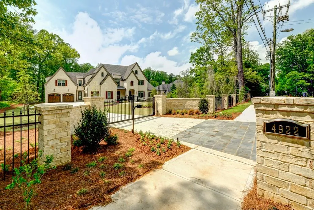 4922 Powers Ferry Road, Atlanta, Georgia 30327, 5 Bedrooms Bedrooms, ,5 BathroomsBathrooms,Residential,Sold,4922 Powers Ferry Road,5840211