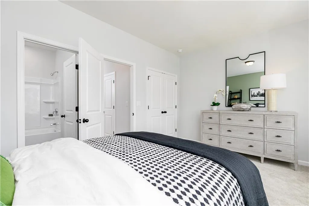 Secondary bedroom/primary suite