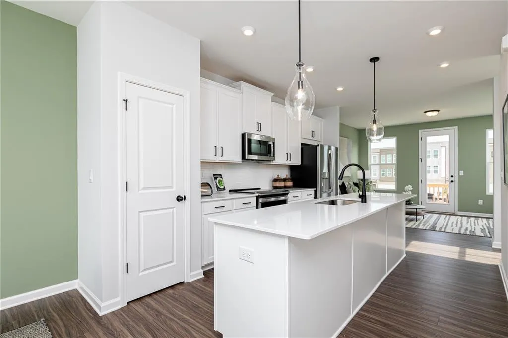 Spacious quartz island. Perfect for entertaining!