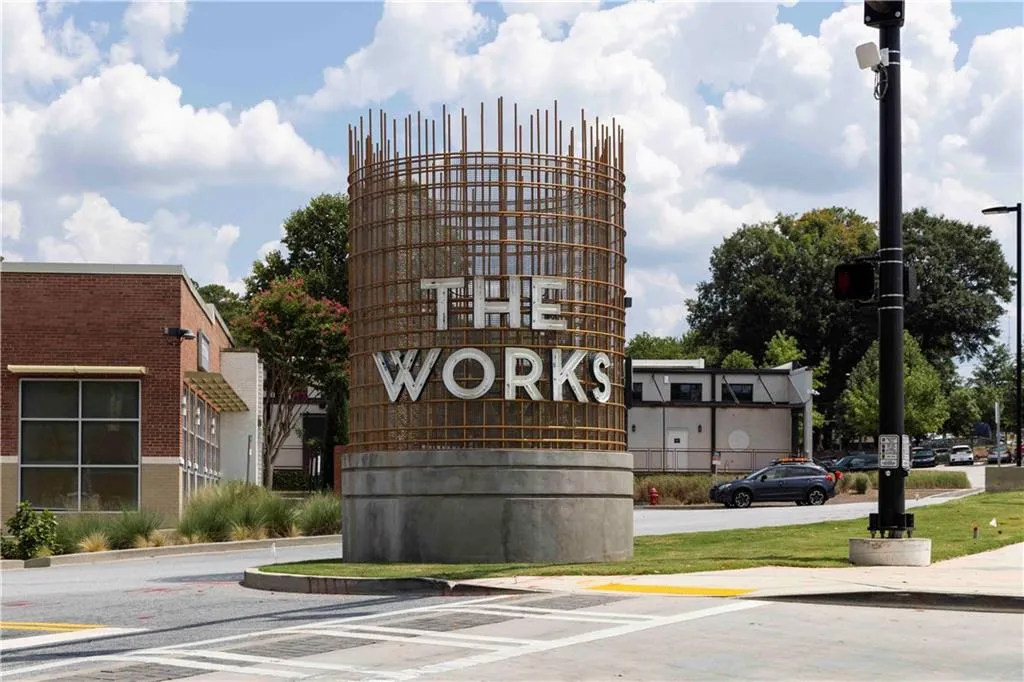 The Works! 11 minutes from community!