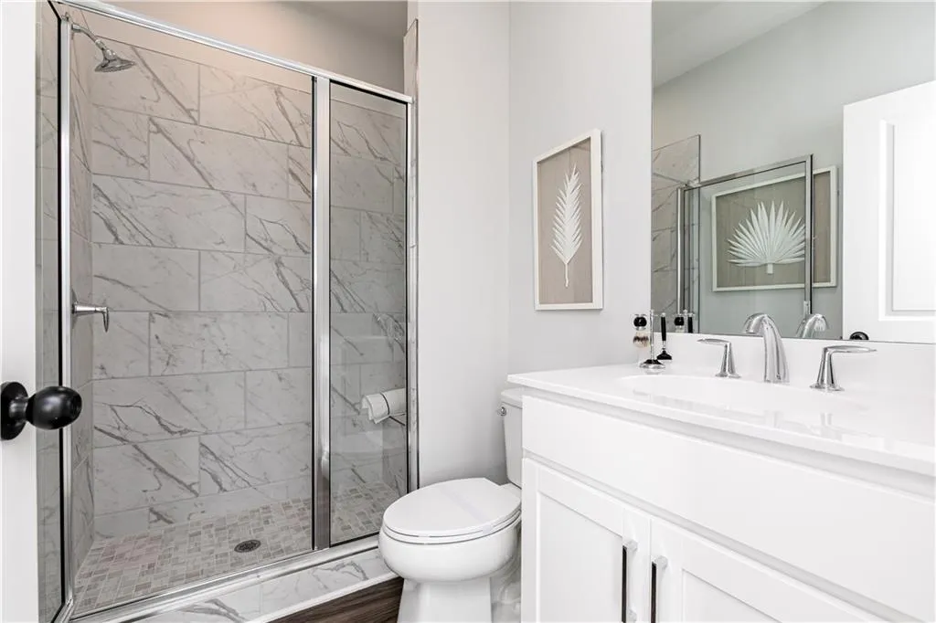 Tile surround/bench walk in shower!