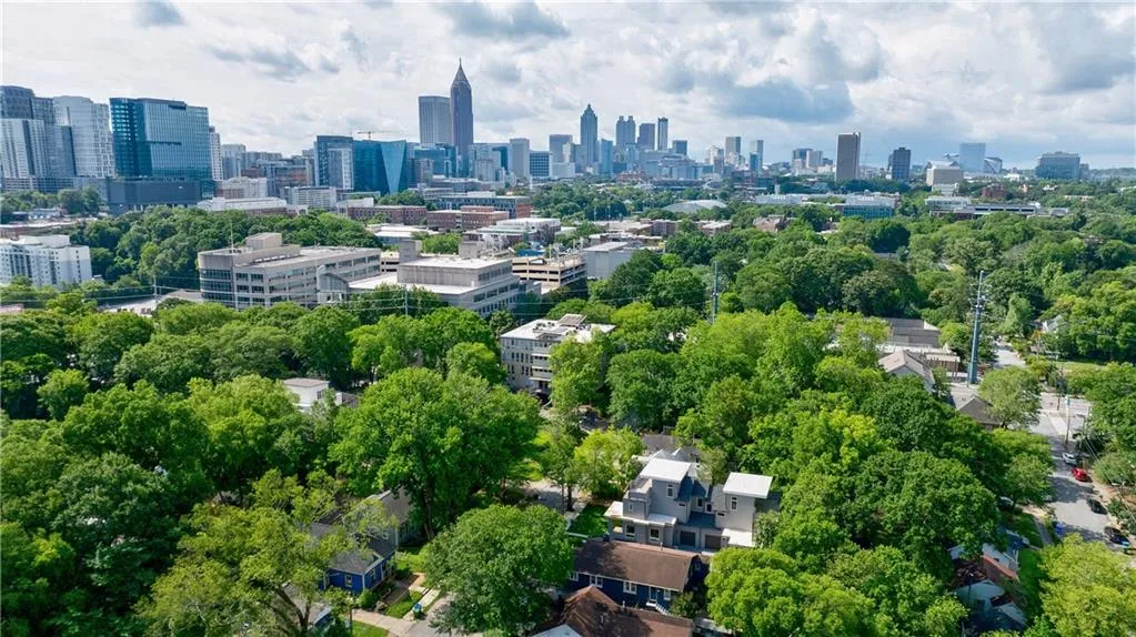 Bird's eye view of city skyline